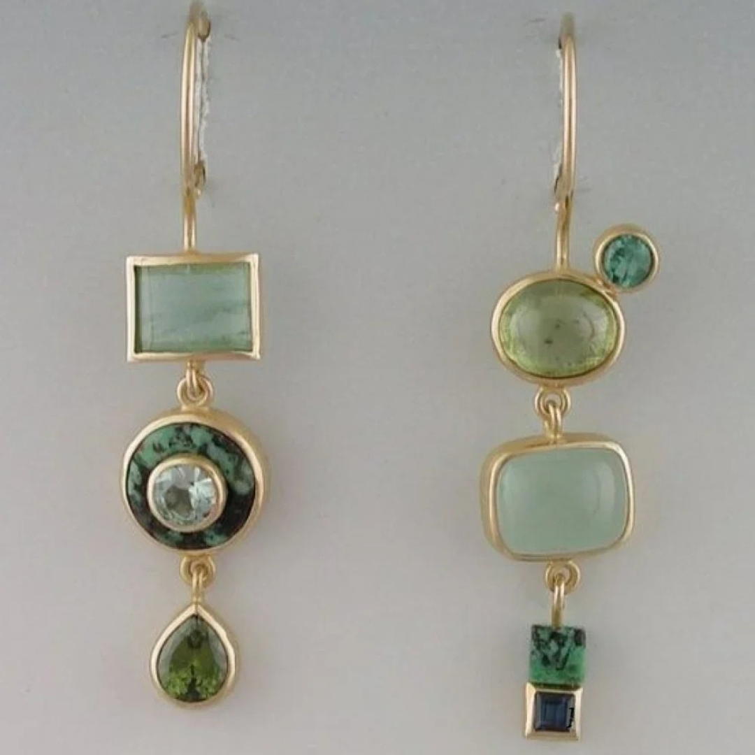 Pendantes d'oreilles vertes au style rétro