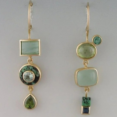 Pendantes d'oreilles vertes au style rétro