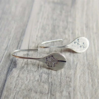 Boucles d'oreilles uniques en argent avec motif de feuille de pissenlit