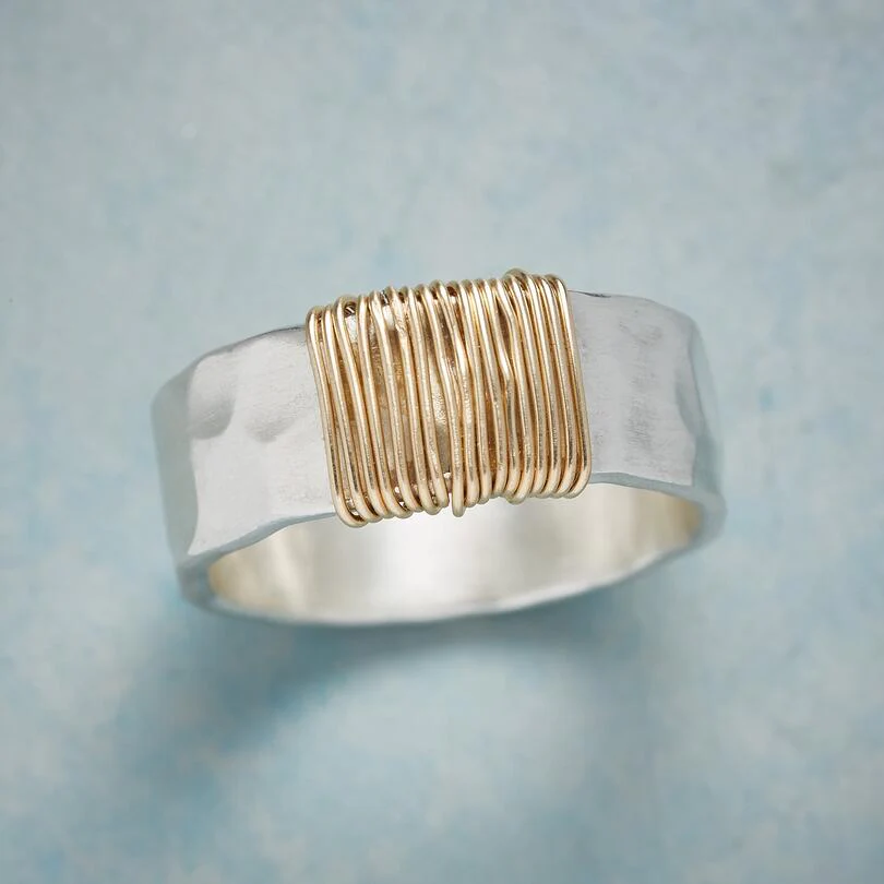 Vintage Argent Ring with Gold Wire