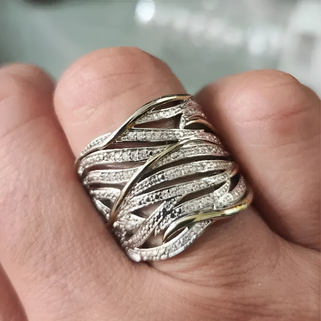 Bague Élégante Multicouche au Design Tordu